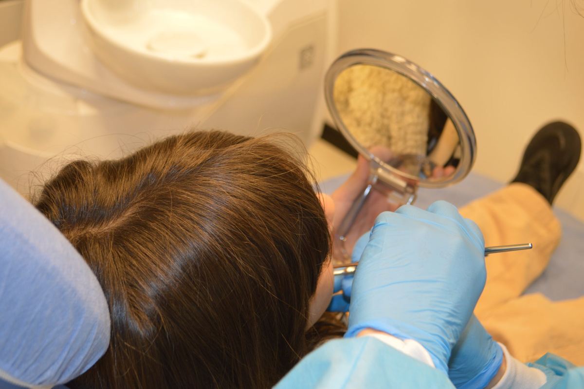 Professional cleaning in the clinic